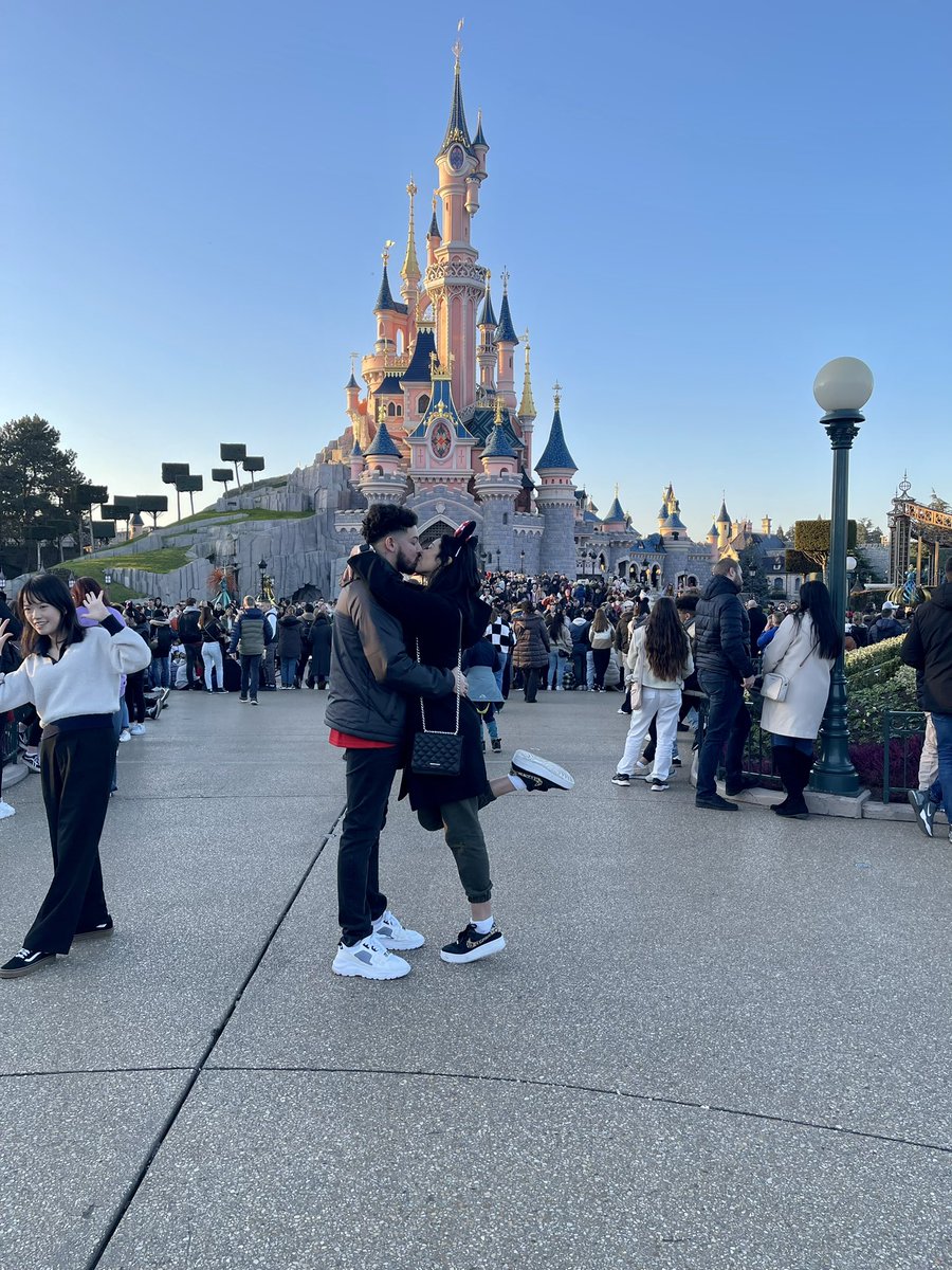 Kimmilk6's tweet photo. Noivei ❤️💍 https://t.co/0CEEGRGbEP