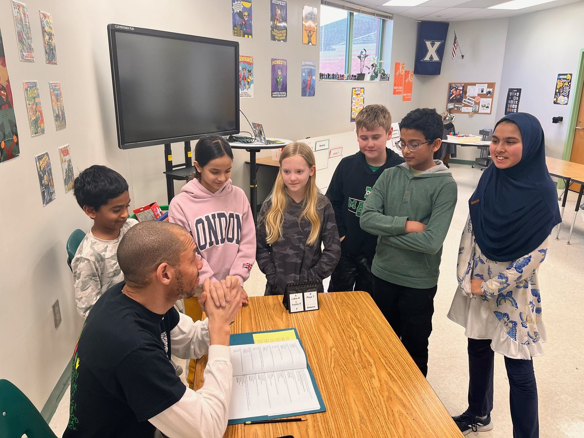 avprice3's tweet photo. These AMAZING students are heading to the Black History Finals!! Wow!! So proud!! Such a hardworking group!! 🌟#empowermi @AmyPerry00 @thewashteaches https://t.co/rwTyQ7rVtx