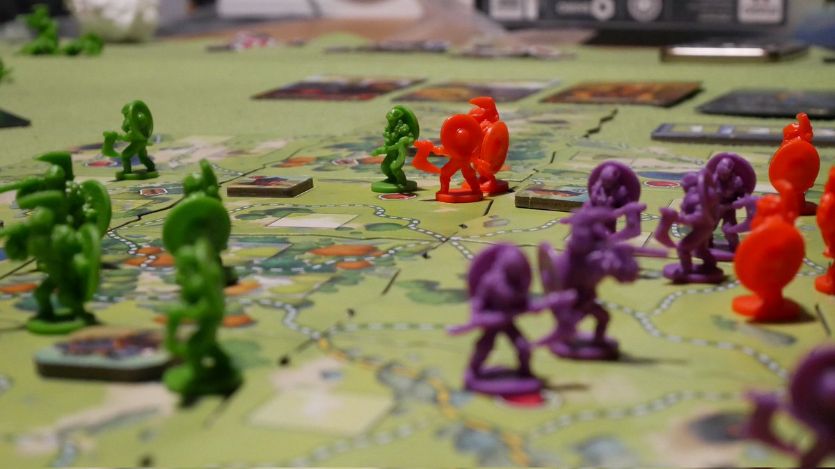 LKrisp's tweet photo. Nichts ist schöner als einen tollen Abend mit Brettspielen, gutem Essen und Artwork an den Wänden von wahrlich talentierten Künstlern.
 
Wir spielen da übrigens "Northgard Uncharted Lands" für jene die es interessieren mag 🙂 https://t.co/4vxT4EHVvT
