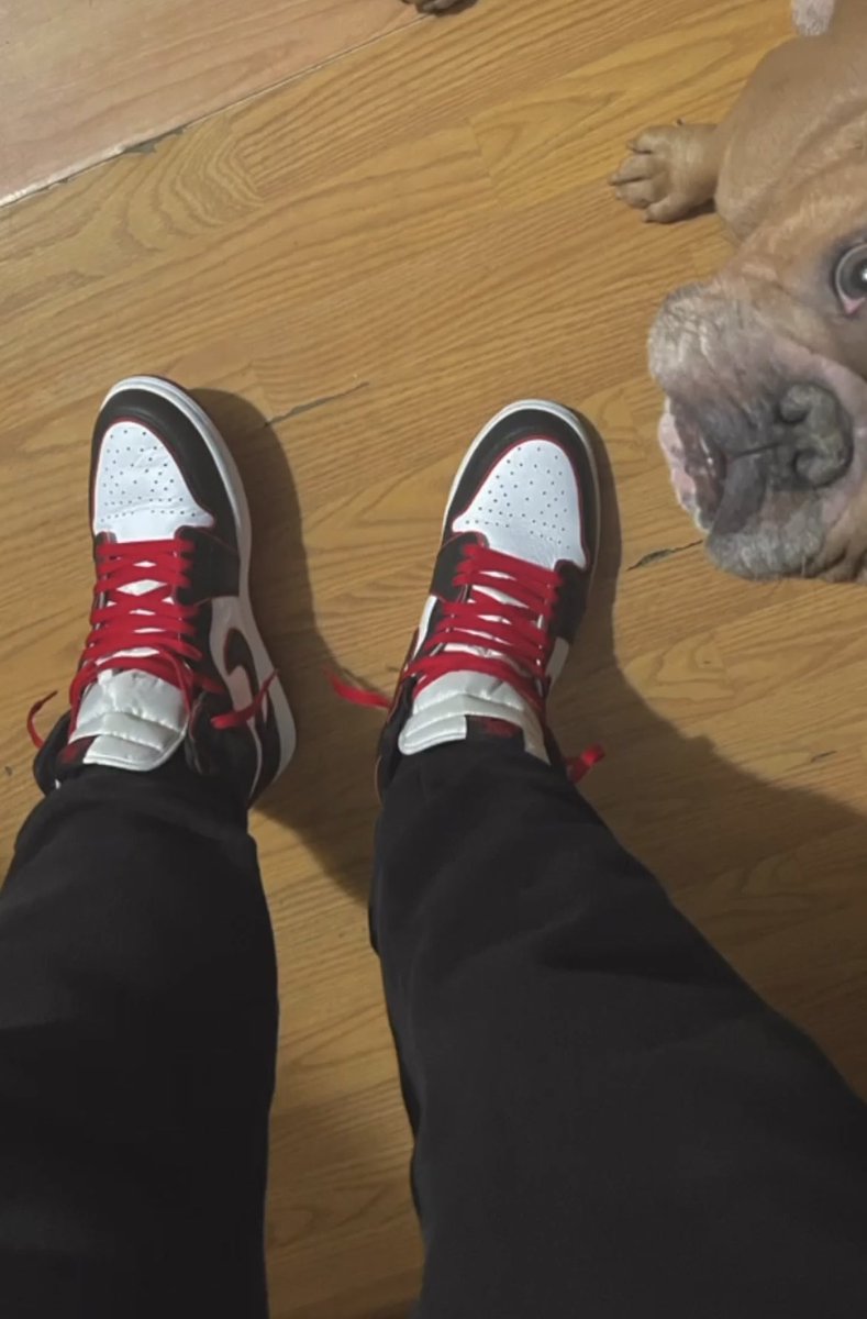 blinxRED's tweet photo. @atmos_usa I'd throw on my Jordan 1 High Bloodlines because they are comfortable and you can't go wrong with red when being romantic. Size 11 mens
#atmosweb #atmoscollectorsclub https://t.co/oazomgtpVX