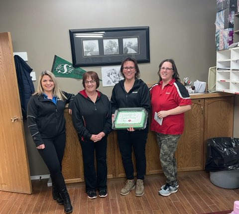 AdvantageCoop's tweet photo. Today is Canada’s Agriculture Day 🐮🌾 our Crop Input Team is proud to be a part of this amazing industry! 

We celebrate and give thanks to the food we love and the people who produce it both across Canada and right here in our community! 

@AgMoreThanEver #CdnAgDay https://t.co/DYVx0fOR3A