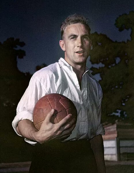 robertmdaws's tweet photo. #BillyWright #ENGLAND June 1950 https://t.co/OmIwwd8G1u