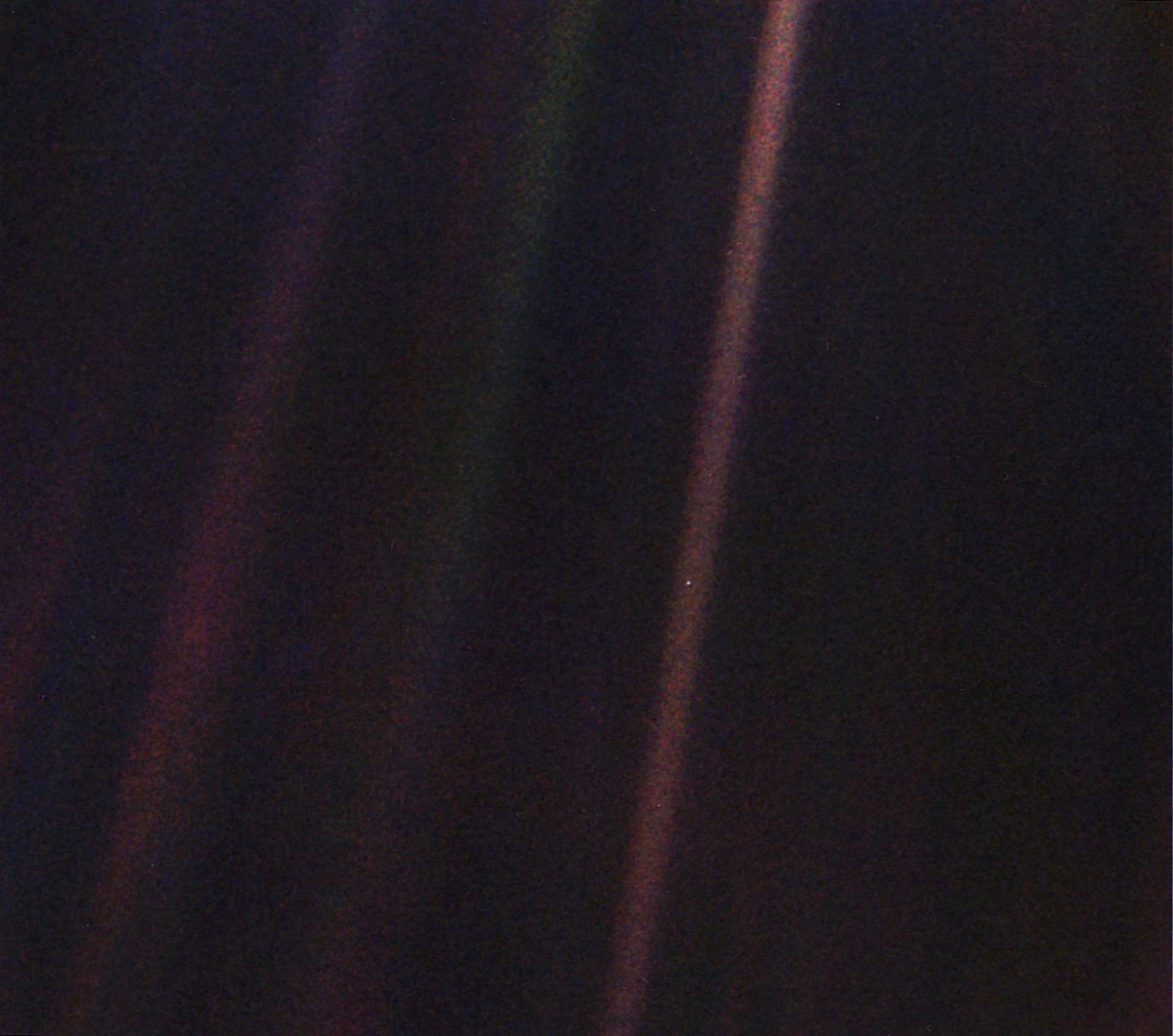 latestinspace's tweet photo. The furthest-ever image of Earth from out past Neptune

Capture by NASA at this time in 1990 https://t.co/gGS6uYVCFC