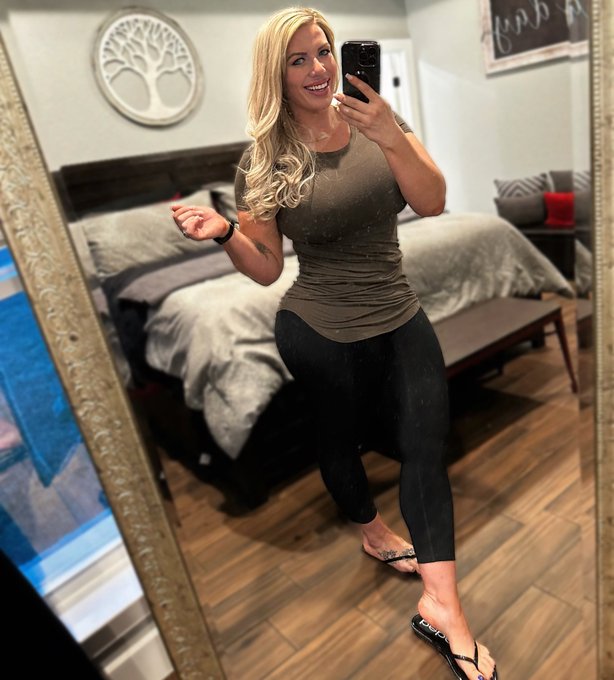 TW Pornstars - Withstand The Weight. Pictures and videos from Twitter.