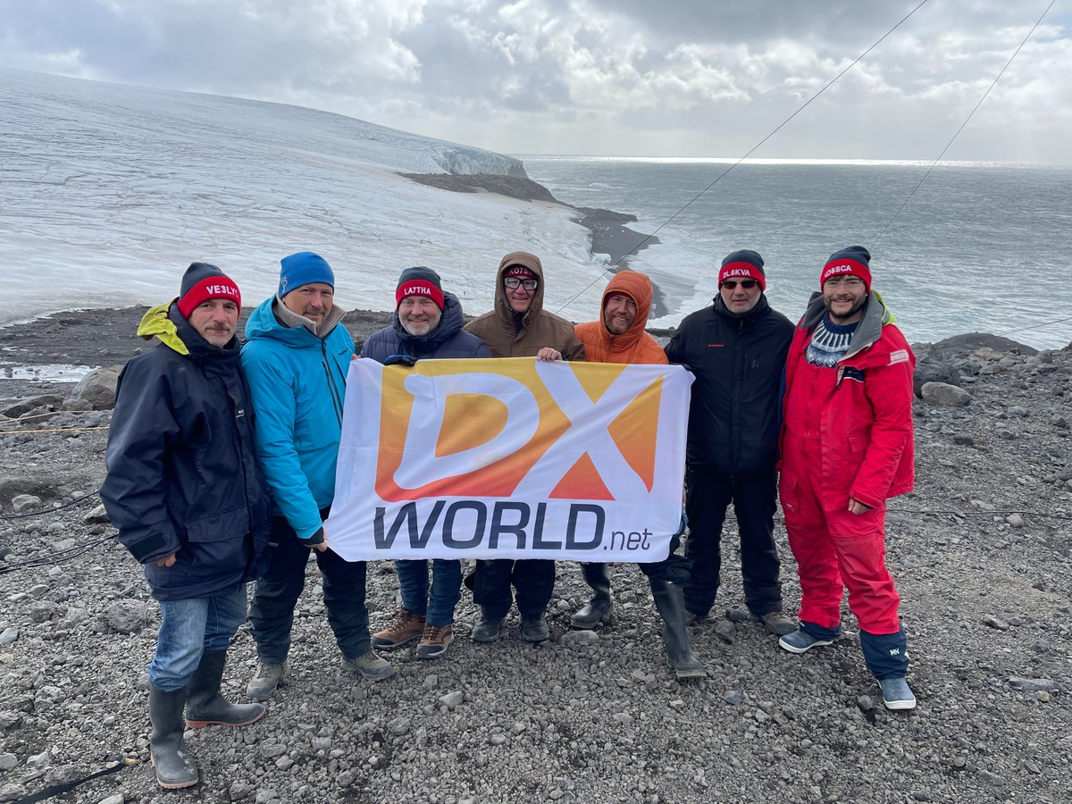 DX World.net tweet media