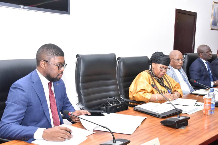 serge_nkonde's tweet photo. A titre exceptionnel, nous avons participé ce mercredi 15.02 à la réunion hebdomadaire du Comité de Conjoncture économique (CCE) présidée par le P.M Jean Michel Sama Lukonde, au cours de laquelle nous avons présenté le dossier relatif à l'homologation du stade des Martyrs. https://t.co/WWVUYmaLp6
