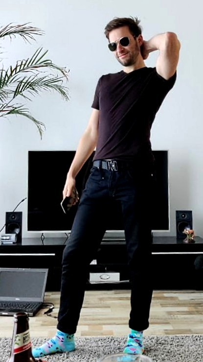 T i x i e f o x tweet media