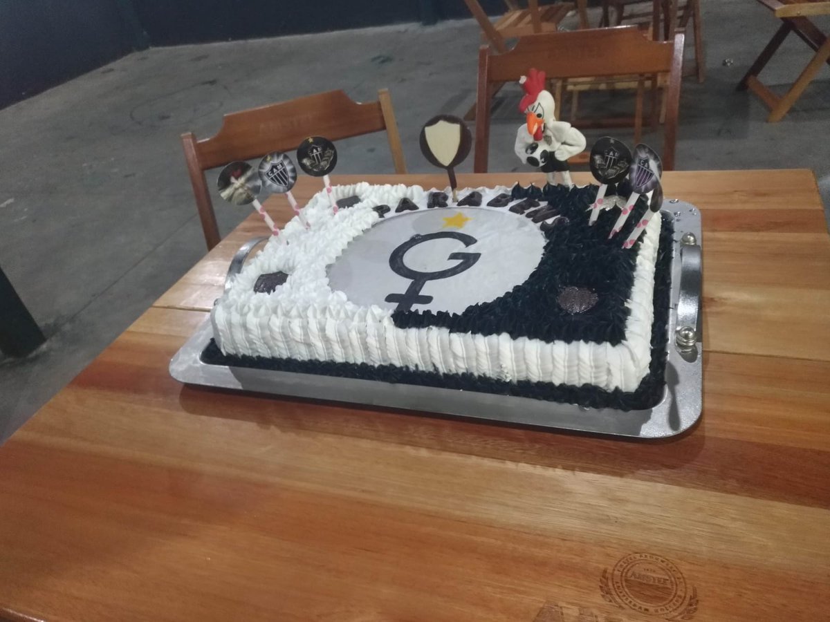 grupagalo's tweet photo. 7 anos!
Quem imaginaria que a união despretensiosa de manas atleticanas que questionaram o papel da mulher no mundo do futebol nas redes sociais construiria um coletivo? https://t.co/CYsWDywqkR