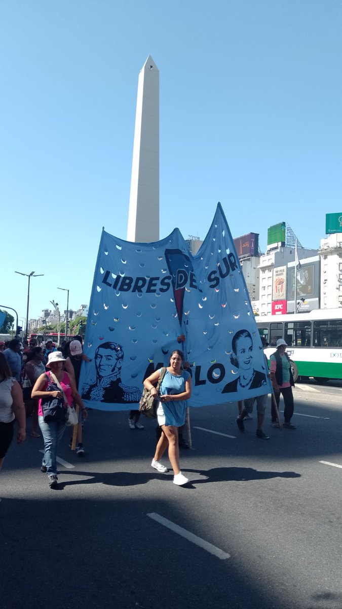 LDS_TMerlo's tweet photo. Gestionar es cumplir los compromisos y garantizar los derechos de las personas, cosa que no está sucediendo en la cartera que dirige @vtolosapaz
Las necesidades apremian, por eso hoy #acampe frente al ministerio de Desarrollo Social de la Nacion

#TolosaPazCumplí https://t.co/elGstCAgnp