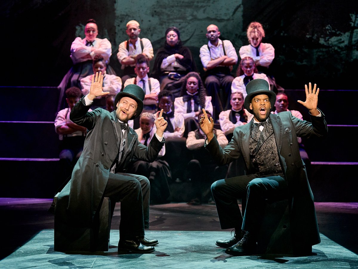 ZooNationUK's tweet photo. ⭐⭐⭐⭐ ‘A storm of a show’ The Guardian
⭐⭐⭐⭐ ‘Fast and fearsome, pounding with kinetic energy’ The i
⭐⭐⭐⭐ 'Tremendous fun... a brave and vibrant hit’ WhatsOnStage
First reviews are in for #OVSylvia @oldvictheatre Huge congratulations to the whole cast and company! https://t.co/BhVXRvgOtS