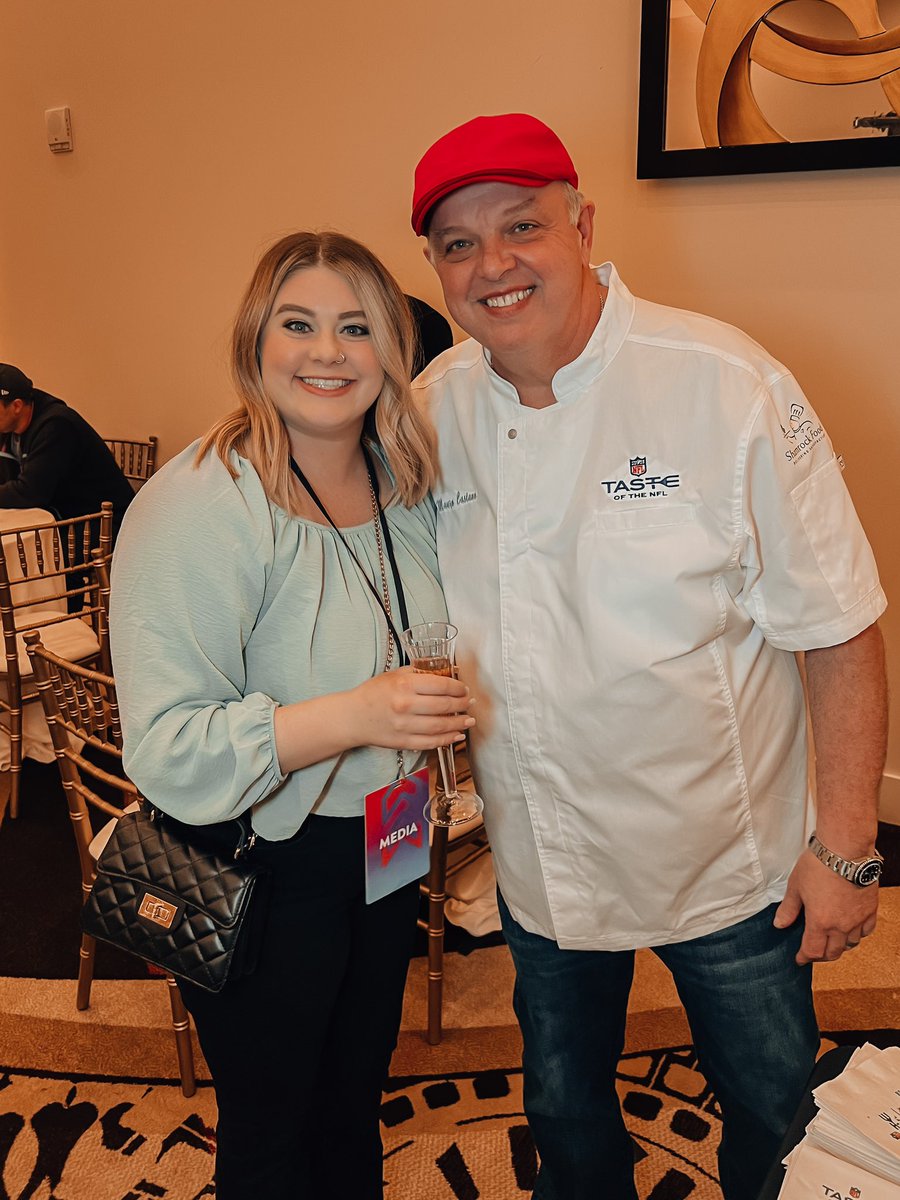 jennbaluch's tweet photo. As someone who grew up obsessed with @FoodNetwork and always wanting to have my own show, this weekend was a dream. I am so grateful for the opportunities I had. Without having a platform &amp; followers, this would have never happened. 
@andrewzimmern @roccodispirito @bflay https://t.co/dc20ShWHOo