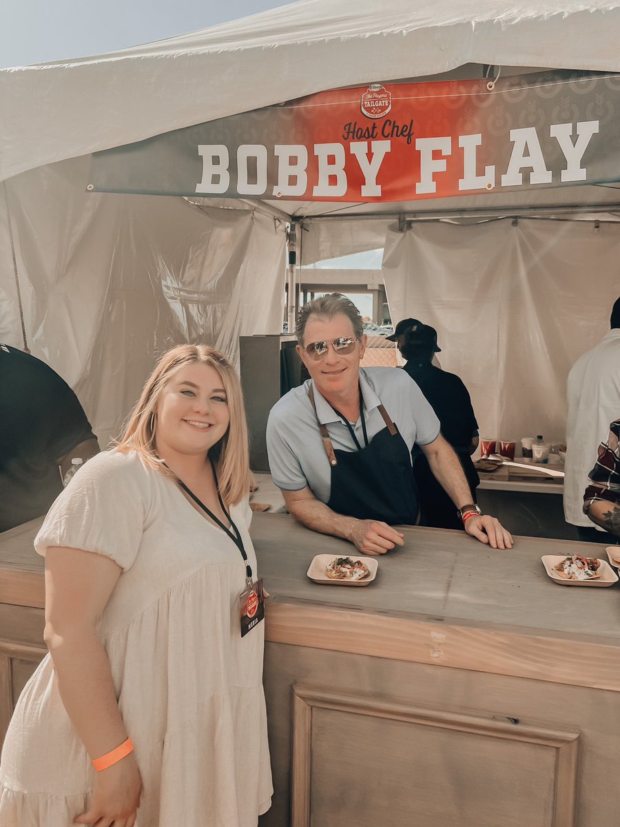jennbaluch's tweet photo. As someone who grew up obsessed with @FoodNetwork and always wanting to have my own show, this weekend was a dream. I am so grateful for the opportunities I had. Without having a platform &amp; followers, this would have never happened. 
@andrewzimmern @roccodispirito @bflay https://t.co/dc20ShWHOo