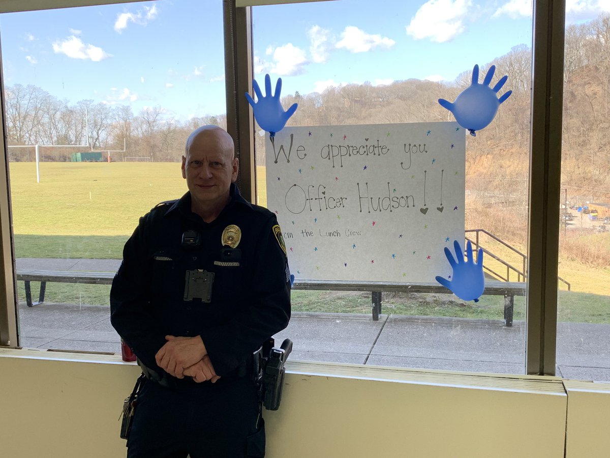 RJ__Long's tweet photo. Happy School Resource Officer Appreciation day to Sgt. Mike Hudson!  We appreciate all that you do for our Northgate students, teachers, staff and community!  @NorthgateProud @MrsSmithNHS @MrsFrancisNSD @catoncurriculum @Jeff_Evancho https://t.co/4AF59ZVcH5