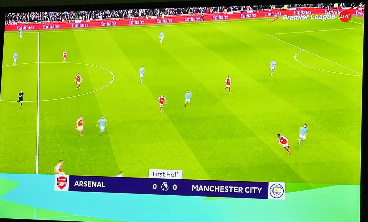 john30027402's tweet photo. Huu mpira ambao Arsenal anaucheza Leo umetoka wapi? https://t.co/XL4IAfI9pJ