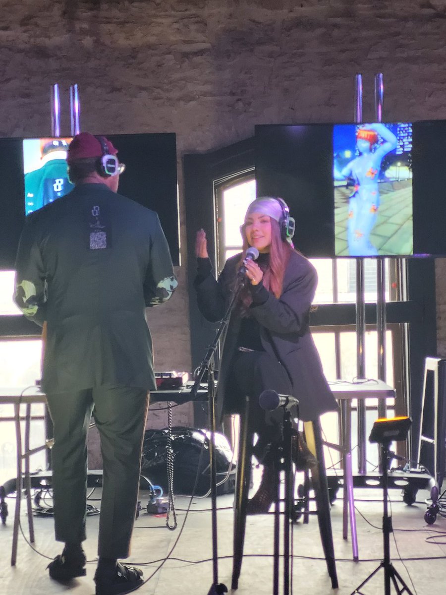 Hexidized tweet media