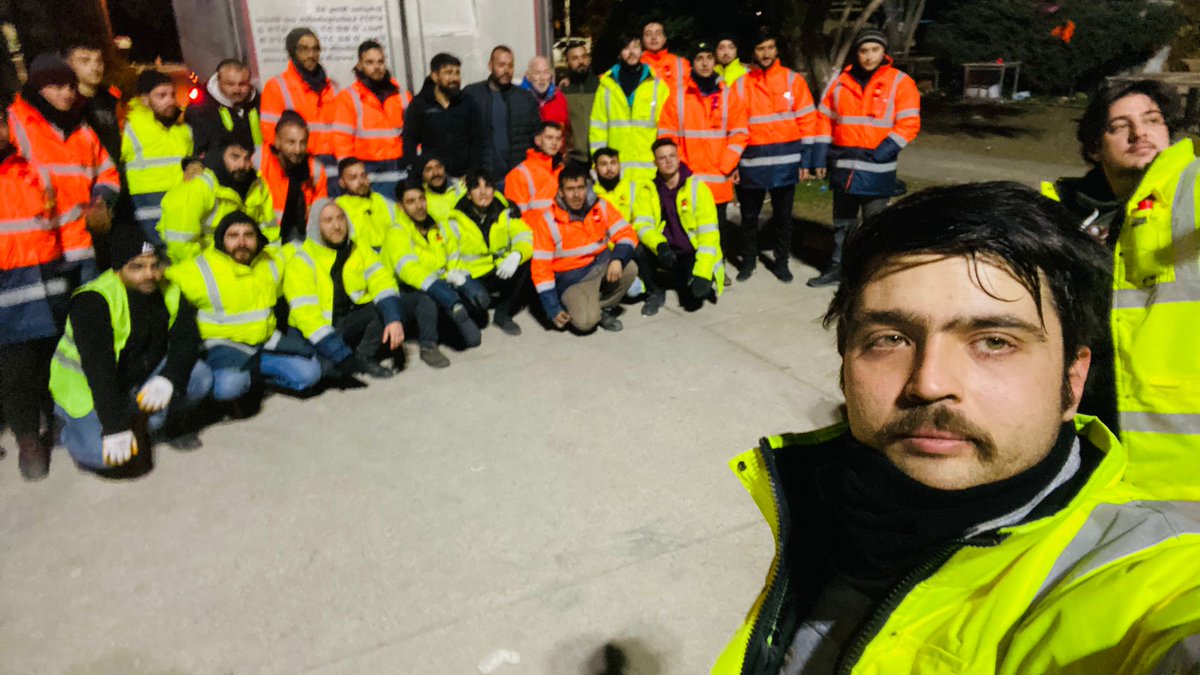 AkOdunpazariGnc's tweet photo. Cemrelerimiz Hatay da gece gündüz yaraları sarmak için çalışmaya durmaksızın devam ediyor.

#AKGenclikEskişehir #eskişehir 
@AKGenclikGM
 
@Akparti
 
@RTErdogan https://t.co/bhjGgFITob