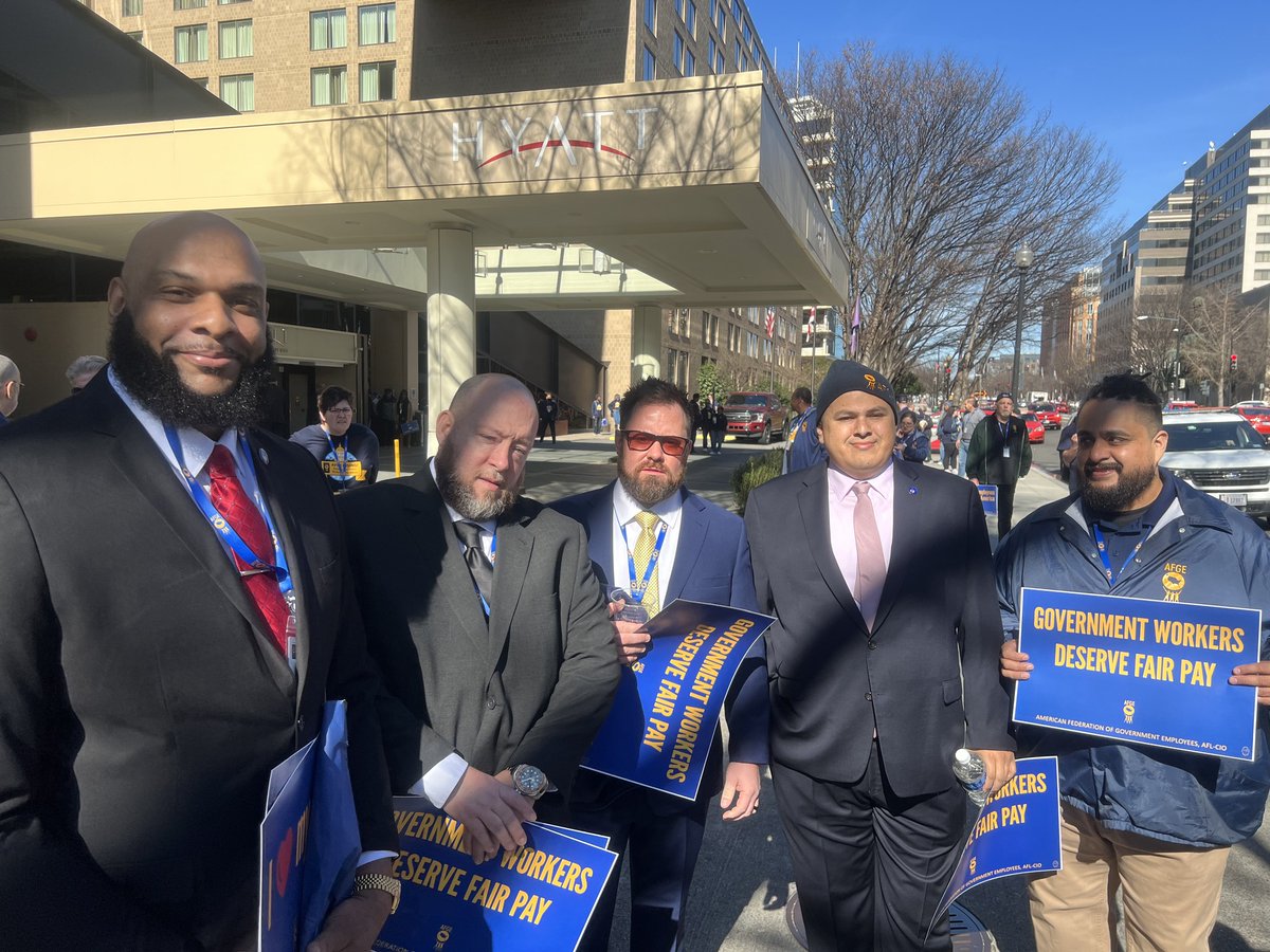 Yesterday, AFGE members, including TSA Council 100 members, rallied for better pay and increased rights for America's federal and D.C. workers. Solidarity!