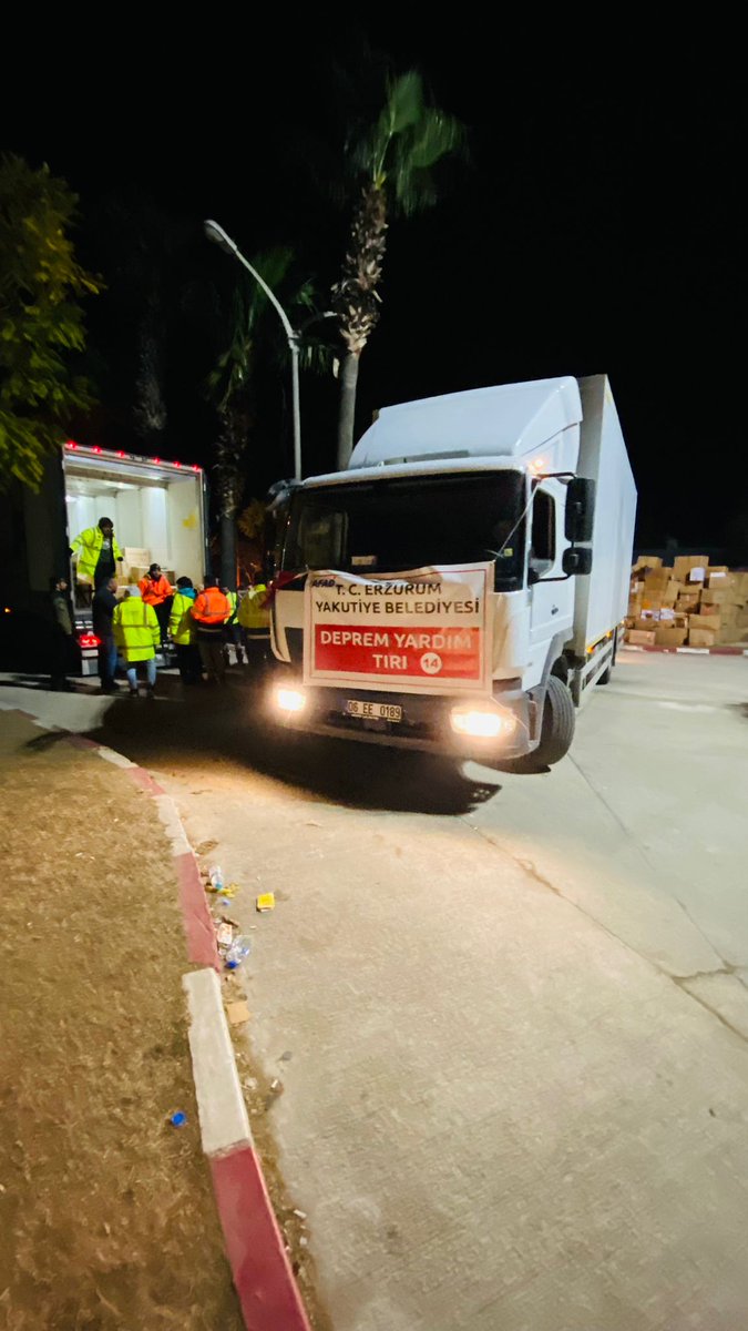 AkOdunpazariGnc's tweet photo. Cemrelerimiz Hatay da gece gündüz yaraları sarmak için çalışmaya durmaksızın devam ediyor.

#AKGenclikEskişehir #eskişehir 
@AKGenclikGM
 
@Akparti
 
@RTErdogan https://t.co/bhjGgFITob