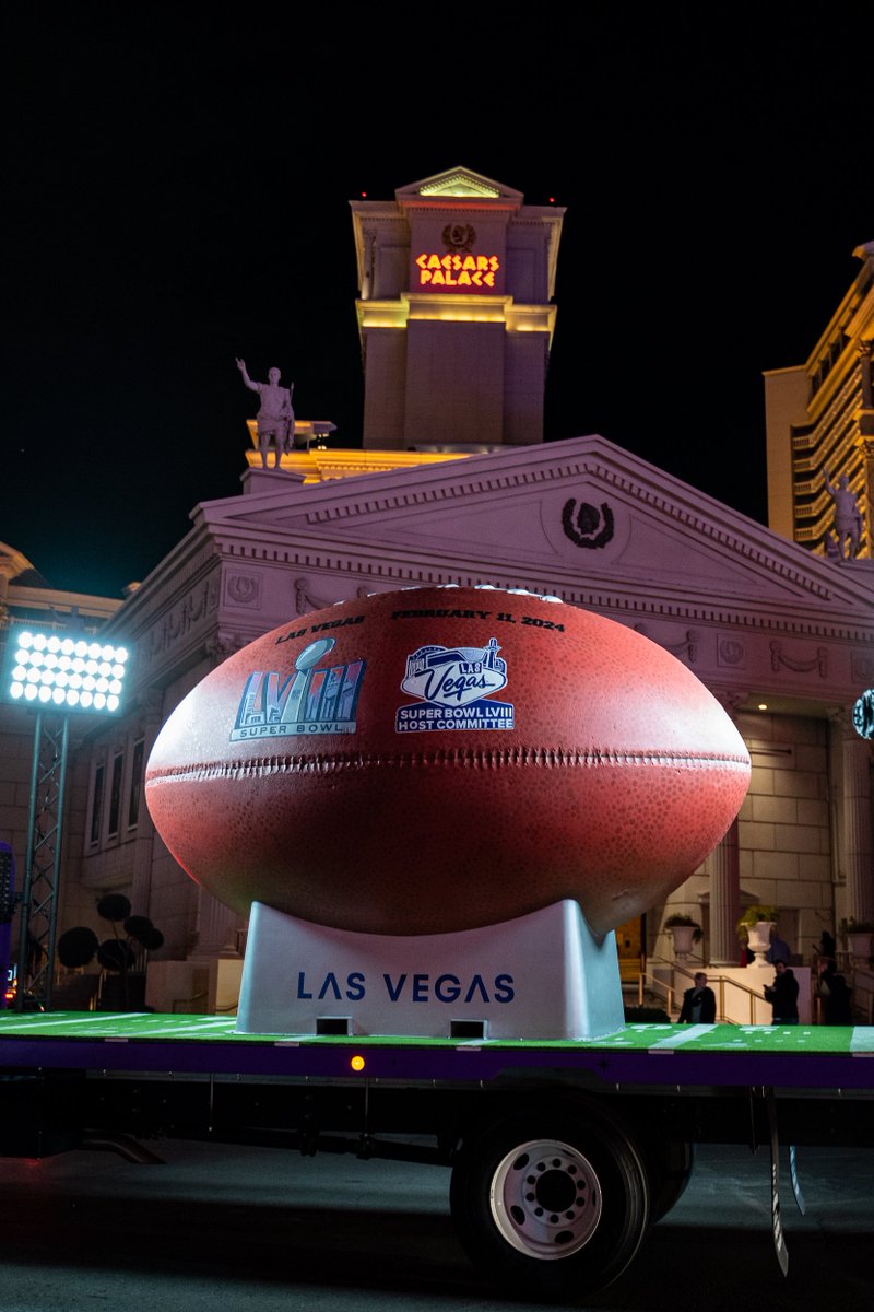 CaesarsPalace's tweet photo. The #VegasSuperBall made its way to the Palace last night 🏈

Let the countdown begin for #SBLVIII in @vegas ✨

@caesarsrewards is an official sponsor of the @nfl https://t.co/vlTXX39PAq