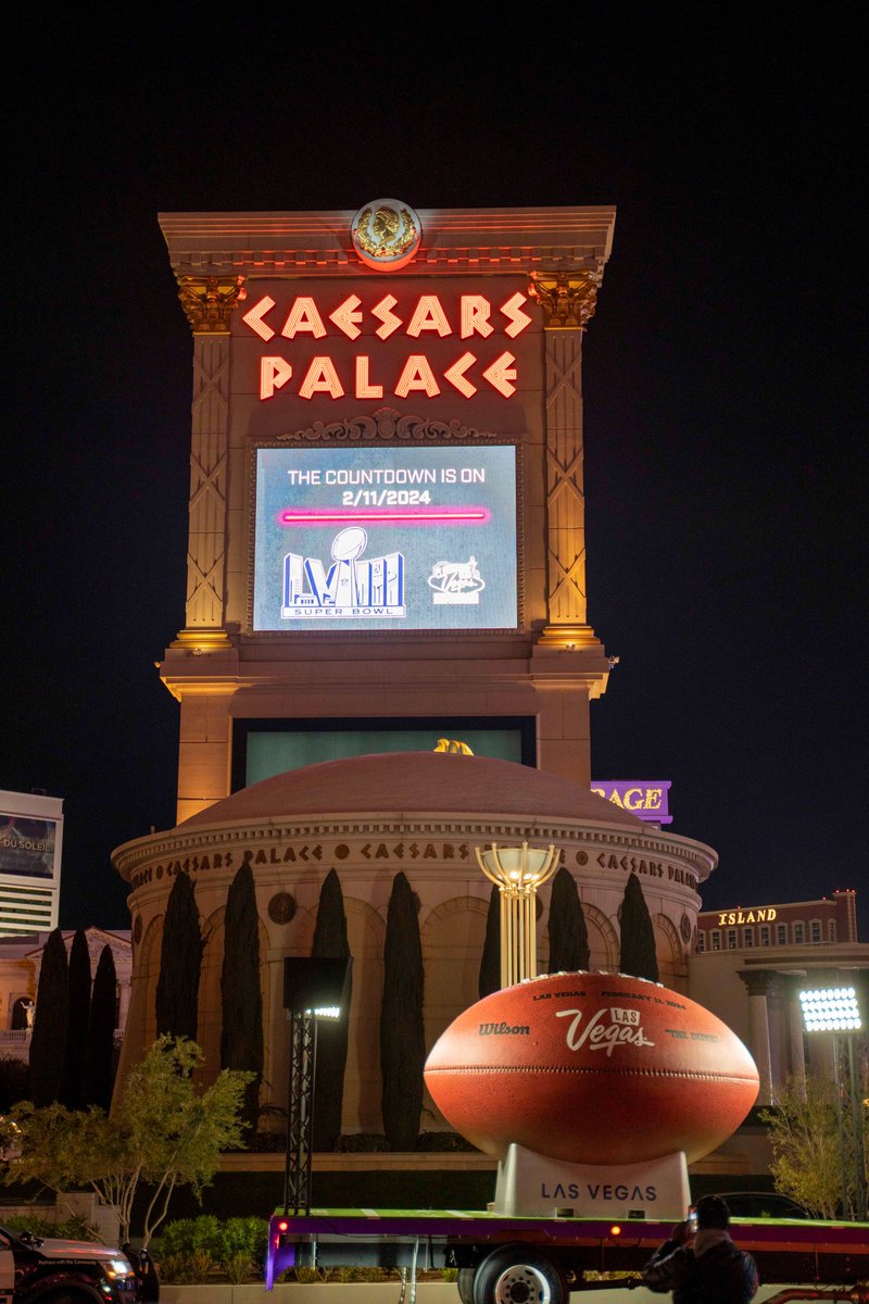 CaesarsPalace's tweet photo. The #VegasSuperBall made its way to the Palace last night 🏈

Let the countdown begin for #SBLVIII in @vegas ✨

@caesarsrewards is an official sponsor of the @nfl https://t.co/vlTXX39PAq