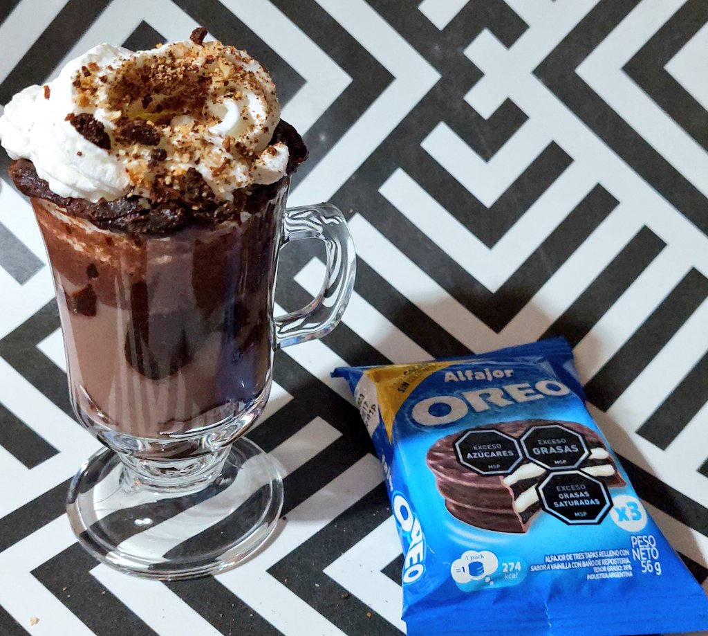 digucker_'s tweet photo. homemade Oreo milkshake to go with Oreo alfajor 🖤🤍🖤

#foodblog #foodstagram #foodblogger #foodlover #foodpics #food #foodphotography #milkshake #milkshakes #milkshakelover #oreo #oreomilkshake #homemademilkshake #alfajores #alfajororeo #oreosarelife #oreolover #oreolover https://t.co/FZkGOjuUqk