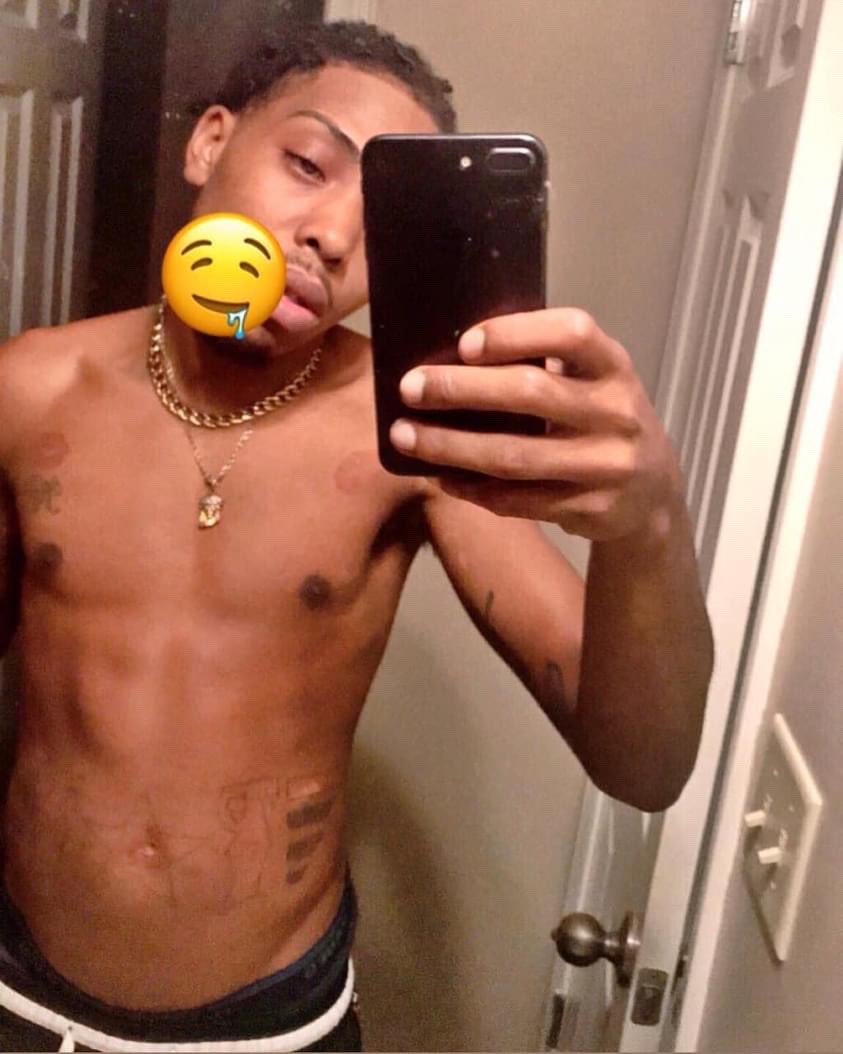 BbcDeion's tweet photo. Wen I first started growing my dreads #Tb https://t.co/08YOe650xI