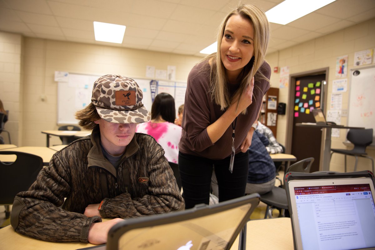 LexingtonOne's tweet photo. Teacher of the Year Spotlight: Introducing Lexington High School English Teacher Megan Small🔦🎉
 
Who will be the next district #Lex1TOY? Find out on the evening of March 30th at the LOPAC at LHS!💐👩‍🏫 https://t.co/iS9tyuvdPX
