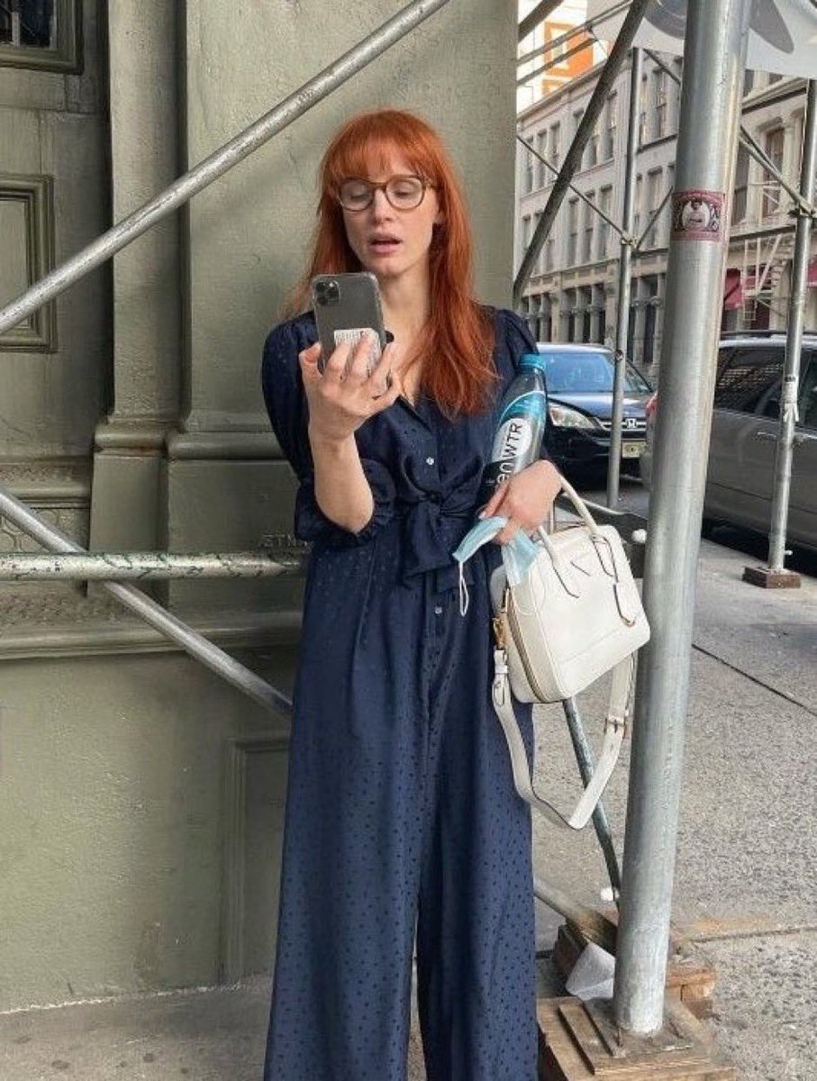 me trying to download the titan radio app to listen to my favorite shows while i'm multitasking