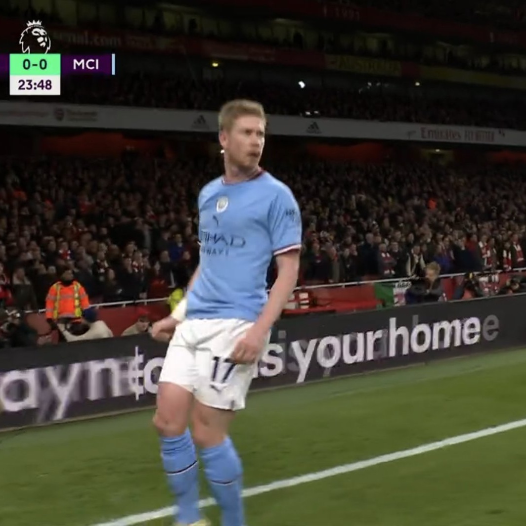 ESPNFC's tweet photo. KEVIN DE BRUYNE WHAT A CHIP TO BEAT RAMSDALE!!!

MAN CITY LEAD 1-0! https://t.co/cxpm3iOEMa
