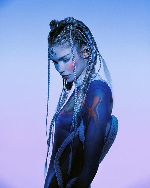 woeshy's tweet photo. “When I was recording Art Angels back in 2015 my manager told me i've made a skipless masterpiece but i remembered i'm an independent powerful woman and i'm kinda a rebel too so i added a skip on it.”

- Grimes about her song “Easily”. https://t.co/zAHq2Fu56M