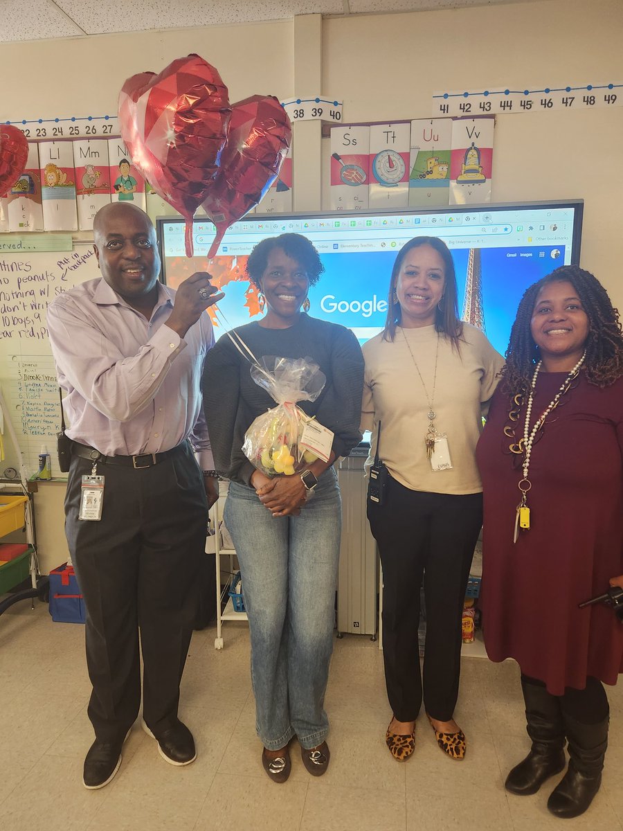 Congratulations to our 23-24 Teacher of the Year, Ms. Loretta Dailey!! <a href="/franklinscsu/">Stacey Franklin</a> <a href="/MEvans_KES/">Michelle Evans</a> <a href="/marlena_council/">Marlena Council</a> <a href="/lorettadailey35/">Loretta Dailey</a>