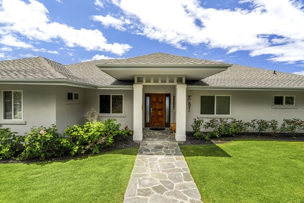KCVacations's tweet photo. "As soon as we walked in the front door we were immediately thrilled with the home and ocean view. The sunsets were magnificent and the location was perfect.  We truly had a fantastic family vacation and absolutely loved this property."

See for yourself: https://t.co/xcIooQgWnX https://t.co/XvzXwtwN9j