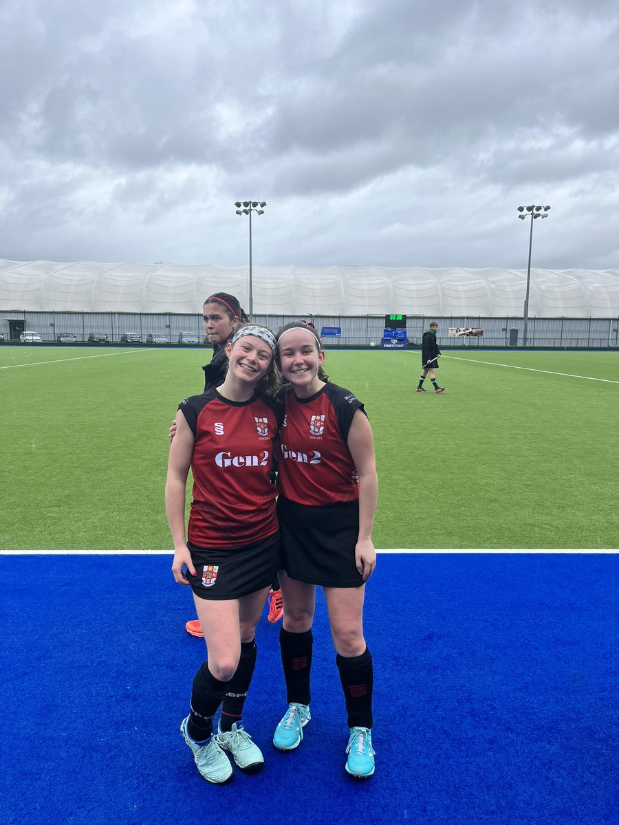 Stokesie12's tweet photo. Not played with each since club junior hockey and today reunited on the pitch together, playing for the same uni 🫶🏼 

What uni is hockey all about 🤩

I also got asked to captain the team today which was a huge honour ❤️ https://t.co/ydVLyp06xx