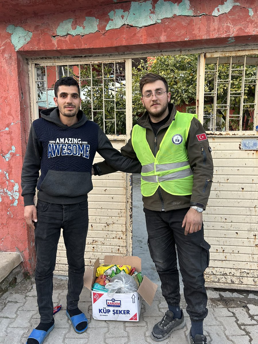 srcnatis's tweet photo. HATAY GÜLDEREN MAHALLESİ AŞEVİMİZ 8 GÜNDÜR FAALİYETTEYİZ #deprem #depremhatay #DayanısmaYasatır https://t.co/tKnP1ZDQYU