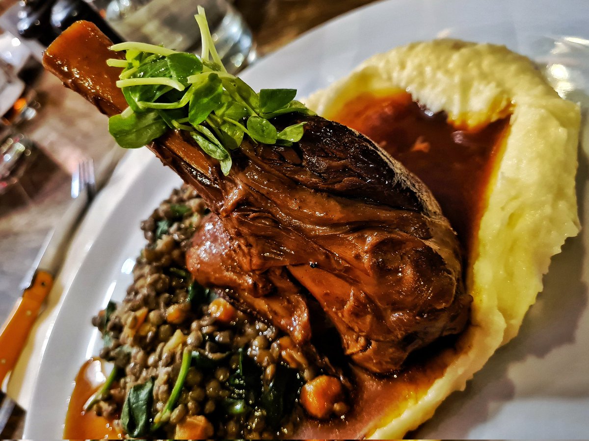 Storage_Mark's tweet photo. London mid-term adventure day 1, presented through the medium of food pics! π¨βπ¨π
Fun first day, but the real shenanigans begin tomorrow!! π
.
#Foodie #FoodNerd #FoodPorn #FuelForFun #Travel #Gratitude #ArtyFarty #PhotographyFun #PhotographyNerd https://t.co/ycvFlgcpP9