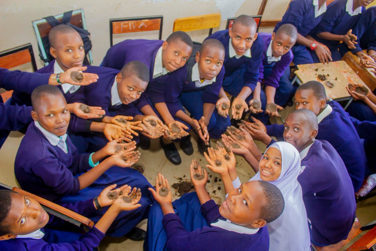 SeedBombsTZ's tweet photo. Supporting school environmental clubs is one of our #1 goals! Together, we can help the younger generation take action to protect their environment. 

#iplanted #jointhemovement #seedbombs #tanzania #seedballs https://t.co/FG8mx7UoTh