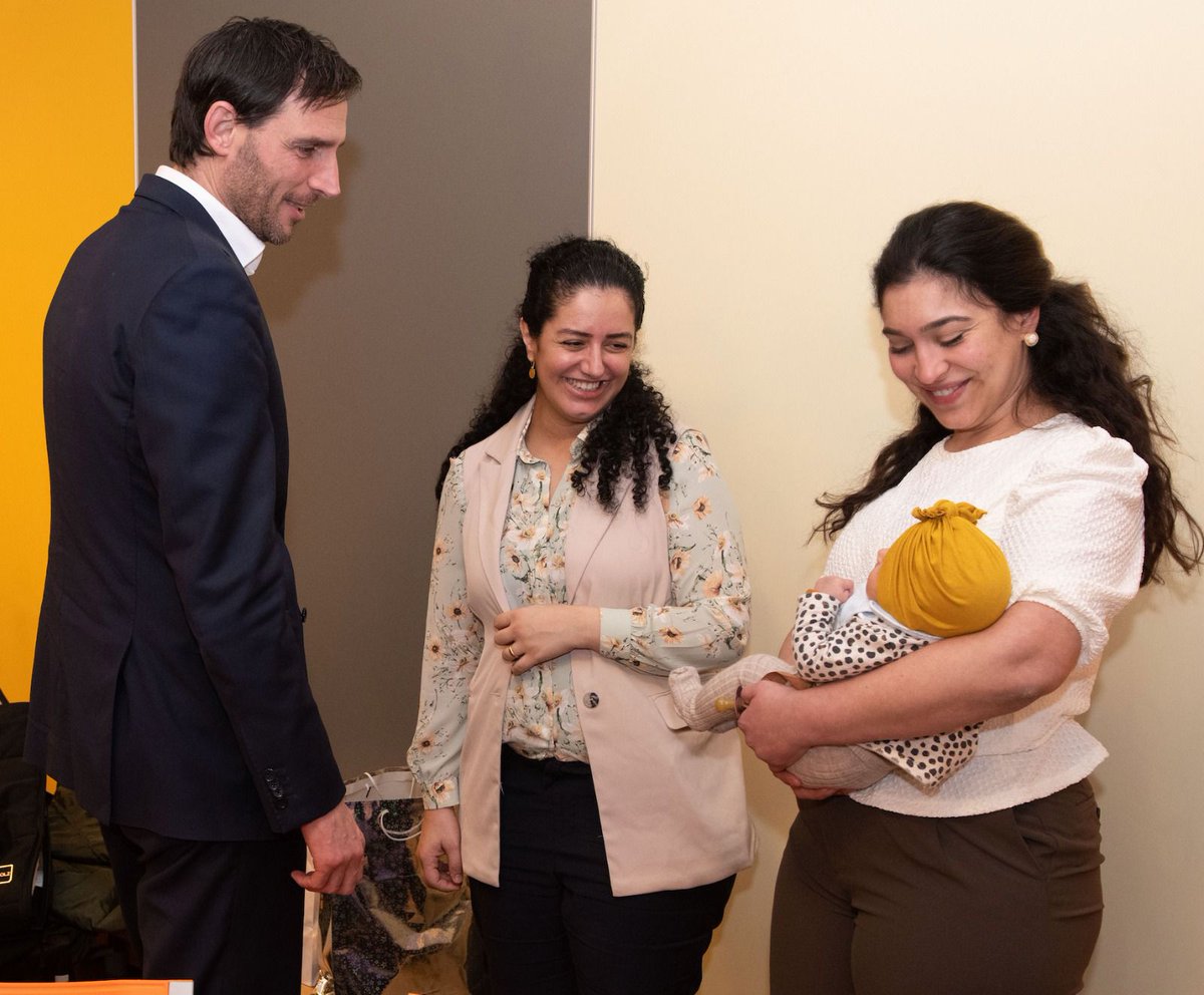 Net als Turkije werd Syrië vorige week zwaar getroffen door de aardbeving. De gevolgen voor het land en de Syrische mensen zijn allesverwoestend.

Het is hartverwarmend om te zien hoe de Nederlandse gemeenschap te hulp schiet, zoals de Buurtmoeders in Den Haag Zuidwest. 1/3