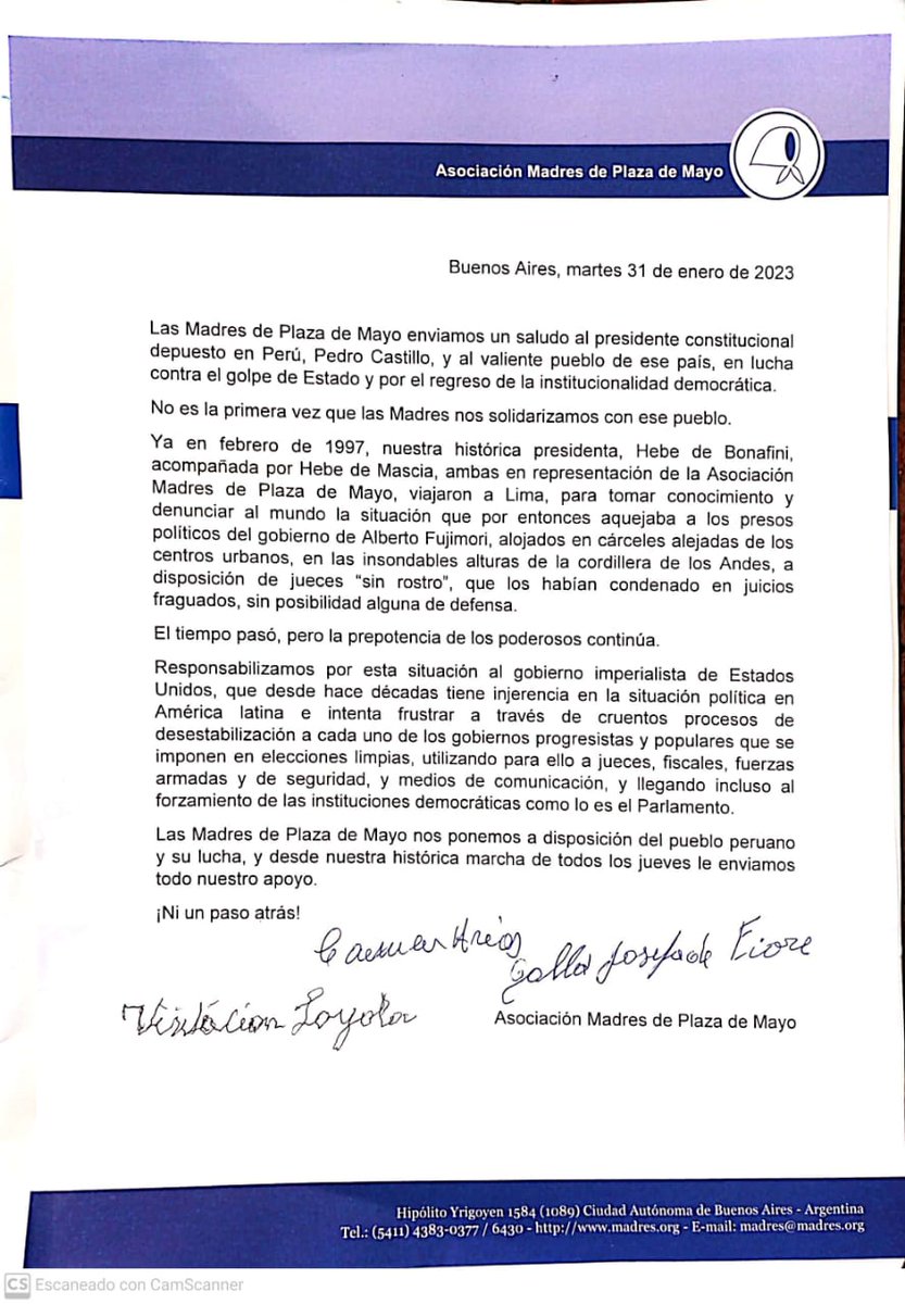 PrensaMadres's tweet image. En la tarde de ayer, el secretario general de ATE Capital, @DanielCatalano_ hizo entrega en Lima, de una carta que las #MadresdePlazadeMayo enviamos al presidente constitucional de Perú @PedroCastilloTe encarcelado tras el golpe de Estado que sufre aquel país hermano.