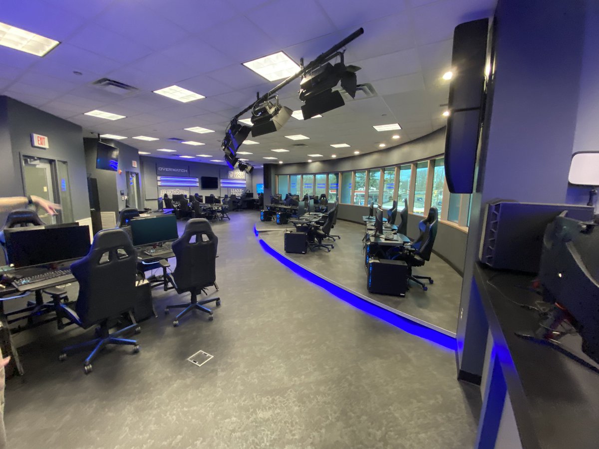 gumtowgames's tweet photo. Awesome visit with @CamdenccEsports this afternoon to see their new arena and talk about esports in schools and outreach to get even more onboard. Excited to have my kiddos visit the arena! #esportsedu #esports https://t.co/V4dmQqXM98