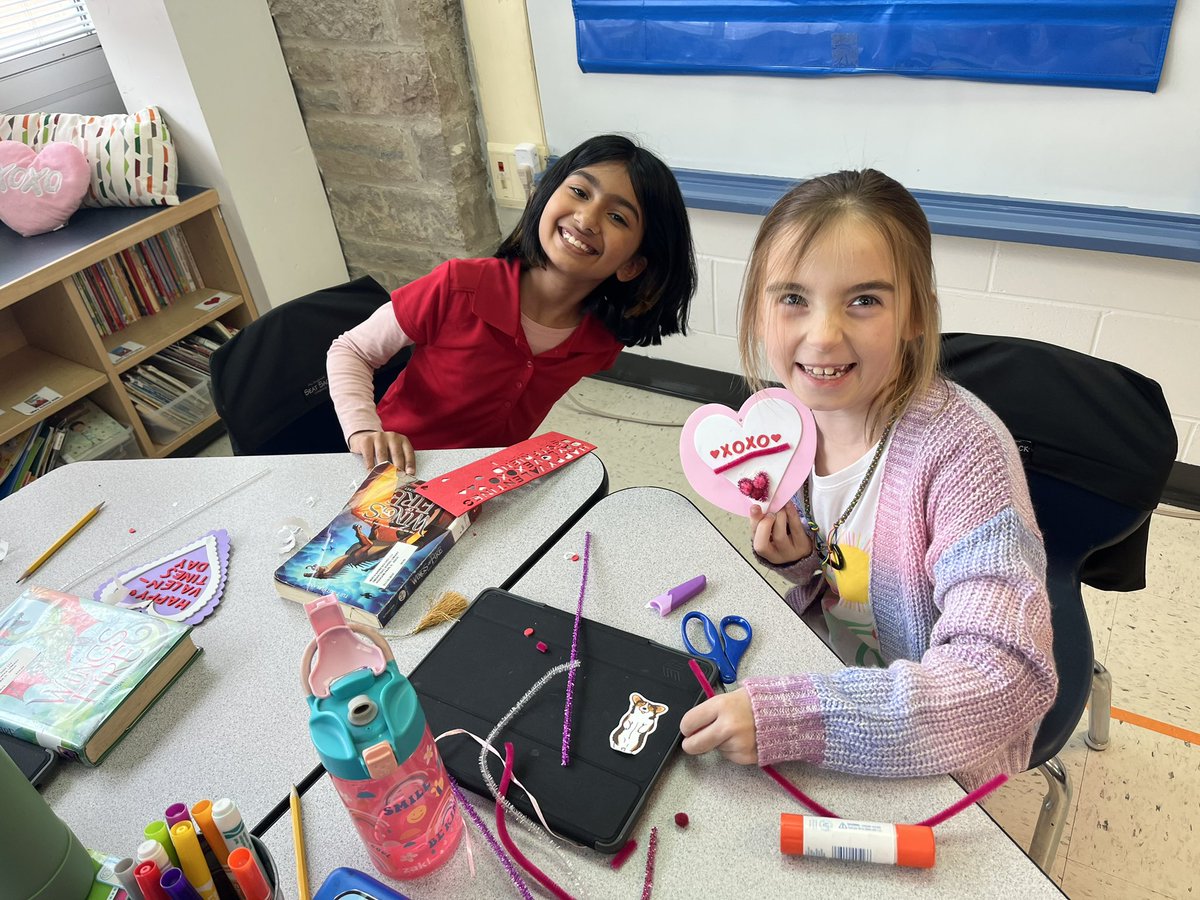Valentine’s Day fun in 2D! 💕 <a href="/IndianTrailScho/">Indian Trail School</a> #ITTigers #112Leads
