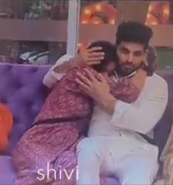 shivsum-shiv-ki-sumbbya-on-twitter-shivsum-sumbultouqeerkhan