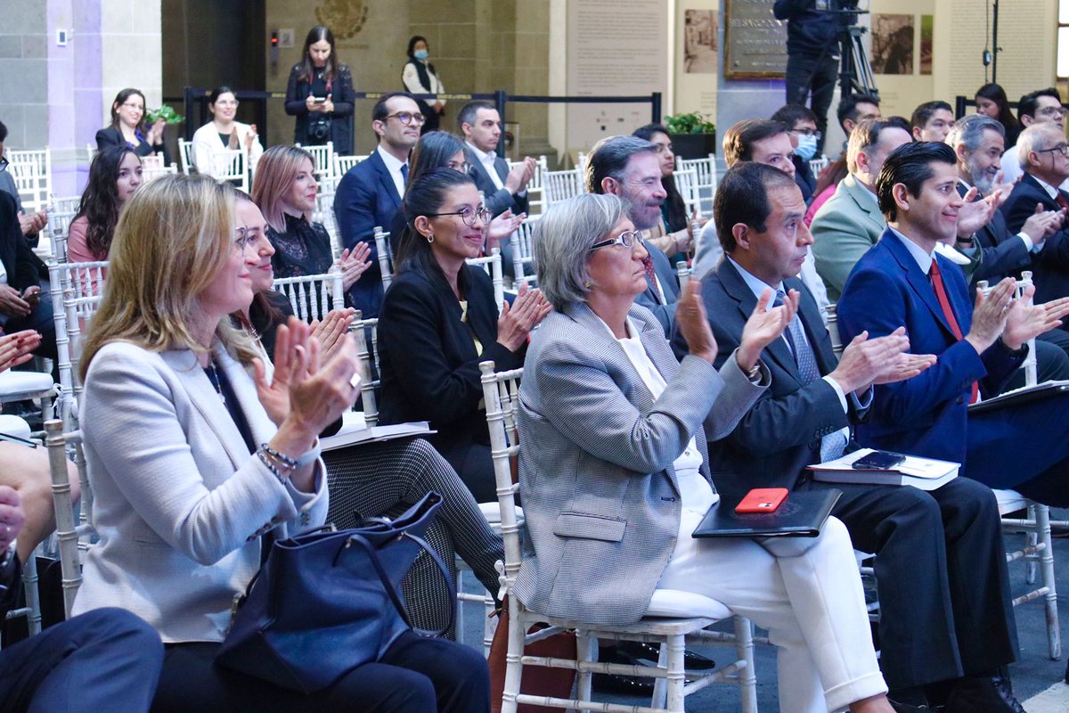 Waltraud Martínez Olvera (@walmtzolvera) on Twitter photo 🙋🏻♀️Tuve el gusto de asistir a la enriquecedora presentación del Informe de Desarrollo Humano📊Municipal 2010-2020 de <a href="/PNUD_Mexico/">PNUD México</a> ,que identifica las necesidades de desarrollo👥 de los municipios permitiendo implementar un enfoque sostenible🌎 a partir del análisis de capacidades. 🙋🏻♀️Tuve el gusto de asistir a la enriquecedora presentación del Informe de Desarrollo Humano📊Municipal 2010-2020 de <a href="/PNUD_Mexico/">PNUD México</a> ,que identifica las necesidades de desarrollo👥 de los municipios permitiendo implementar un enfoque sostenible🌎 a partir del análisis de capacidades.