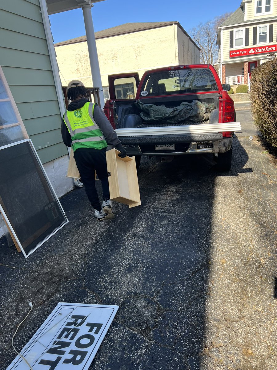 SnowBrosLLC's tweet photo. Junk removal 🗑 🛻 contact us 465-257-5926 or email us 📧 at snowbros828@gmail.com
#fairfeild #westport #norwalk #bridgeport #stamford #junkremoval #junk https://t.co/kFndEUHFpL