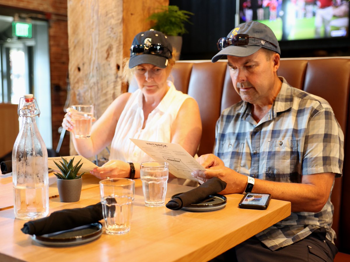 Hatback Bar & Grille tweet media