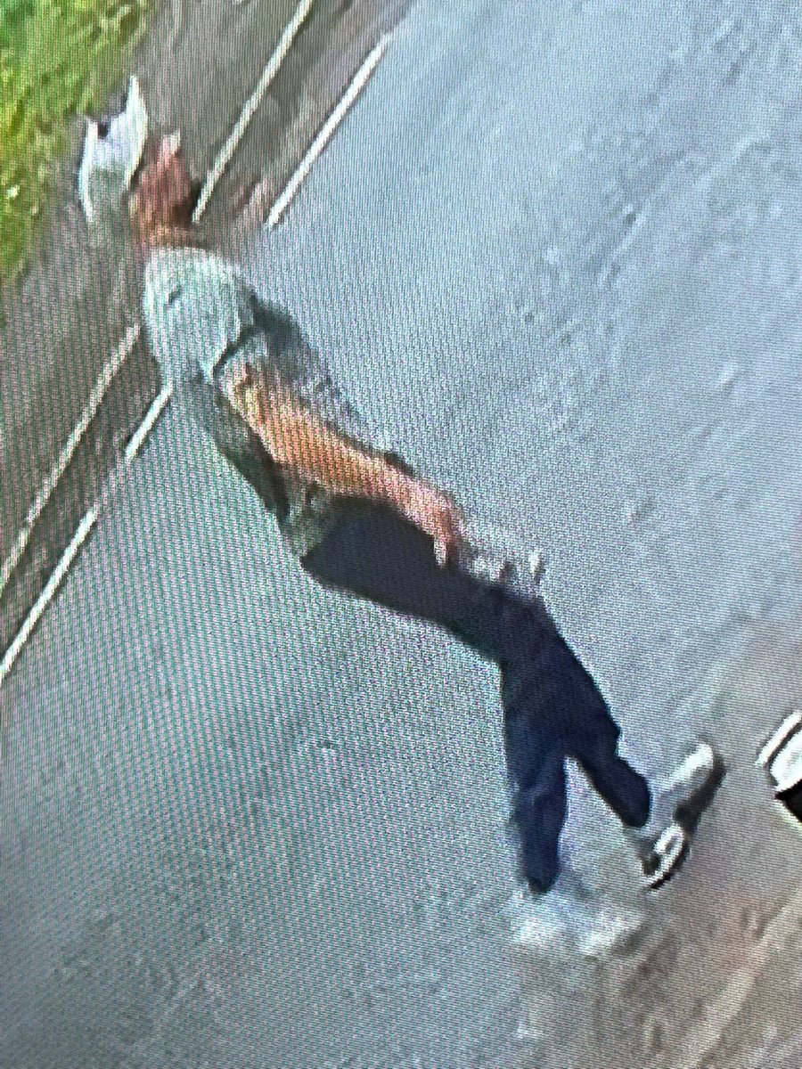 plumber_angry's tweet photo. This lad was caught on cctv smashing a Bricky’s van window. The Builder’s not even replaced tools from the last theft, Broad daylight in Birmingham Area #VanToolTheft #vanTheft help re-tweet until we get a name https://t.co/ALoofLeAD7