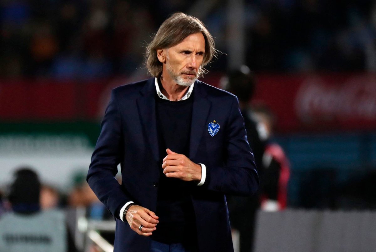 Juanirial_ok's tweet photo. Otro de los temas es lo económico. 

🤑Si bien el contrato de GARECA va a ser elevado, desde la CD están dispuestos a hacer un esfuerzo para que, "El Tigre", pueda ponerse el buzo de entrenador del #fortín.

Hay que esperar aún, pero los voy manteniendo al tanto en la semana.
Rt! https://t.co/EJm7uJJ55o