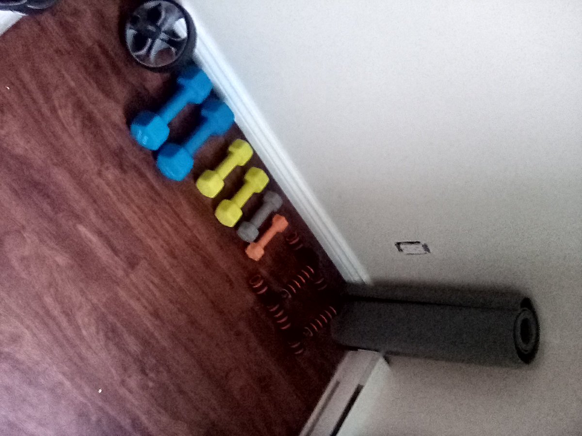 tablet_slave's tweet photo. I started to build my own at home gym let lenses you're gyms in the comms #gymtime #homegym #workoutmotivation #apartmentlifestyle #Trending #postpic https://t.co/NYou5Y7J1o