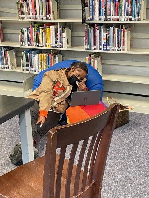 GrdmsMedia's tweet photo. Another great day in the Media Center.  Thank you to Mrs. Brown's split roster, Ms. Dunn's group, and Mrs. Dollar's strings and orchestra groups for visiting today. https://t.co/sD1VCRvJ9a