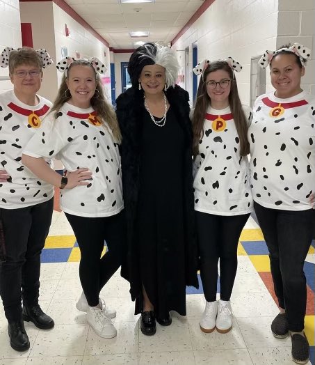 kboyd's tweet photo. Happy 101st day of school from our awesome kindergarten team!! #oneteamonedream @DeannaPolito2 @mere_mc @Kimberlydelane @erfogleman https://t.co/JZ6DuJalTb