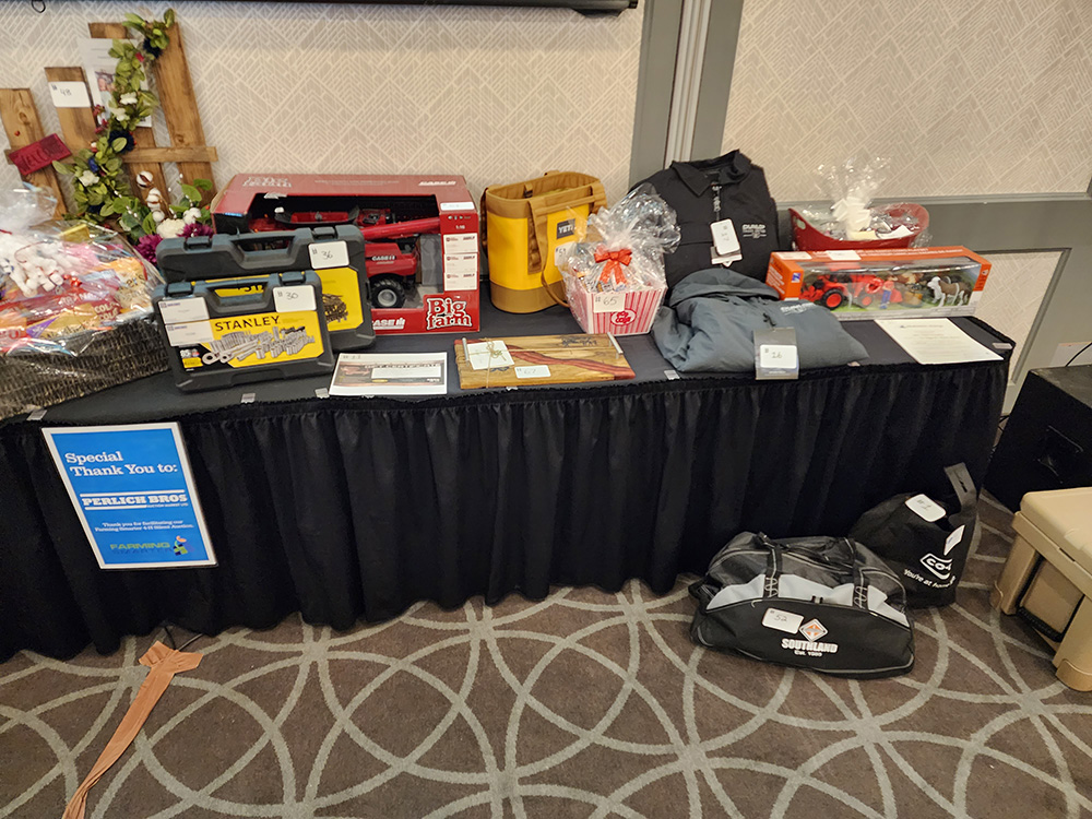 FarmingSmarter's tweet photo. Take some time this afternoon to support southern Alberta 4H! All proceeds from the #FSConf23 4H Silent Auction go back to this wonderful youth program. Auctions close tomorrow!
https://t.co/nOro4xnJeI https://t.co/Yp0xOTwip3